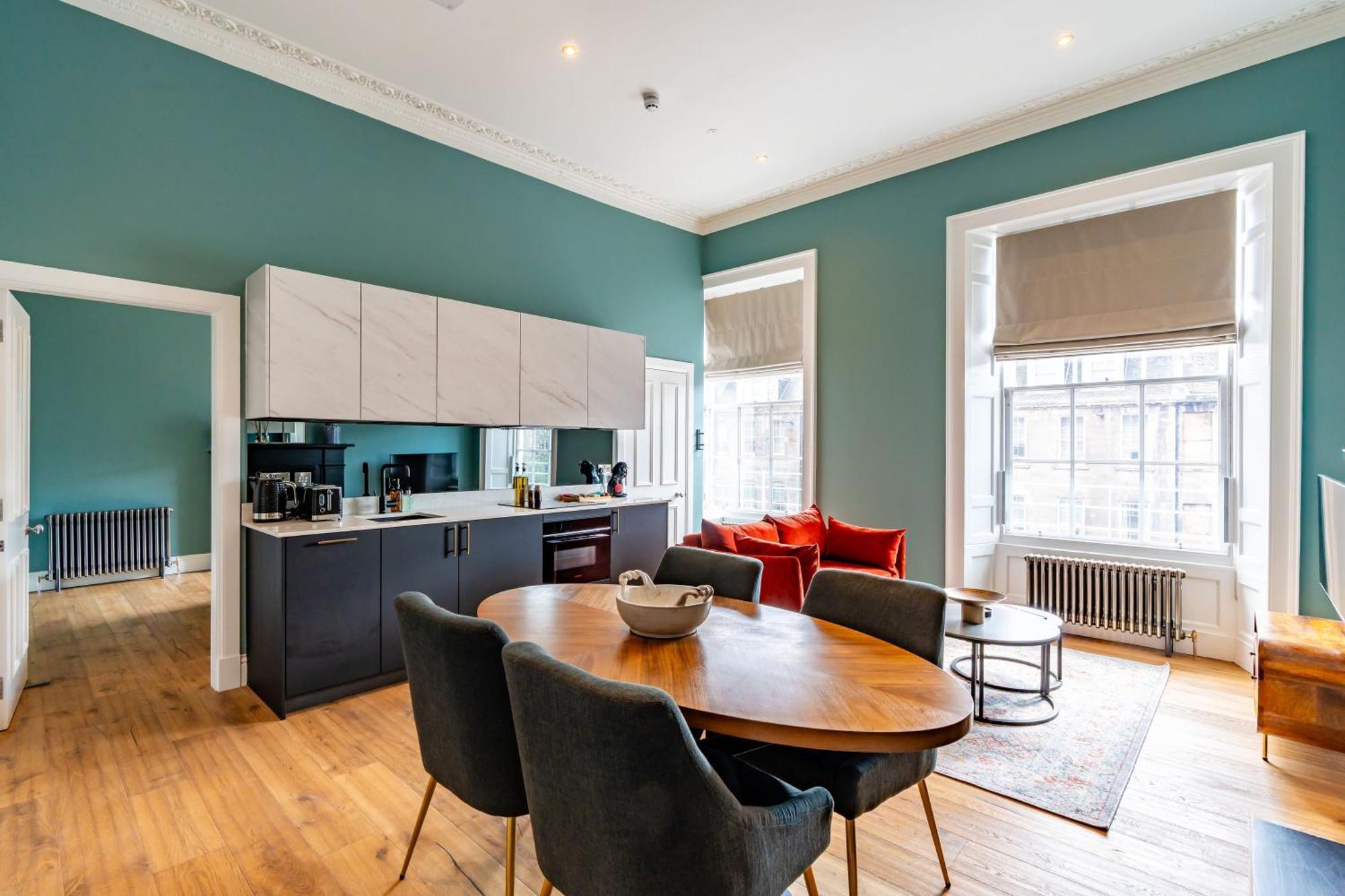 Dragon Luxury At 9 Albyn Place Edinburgh