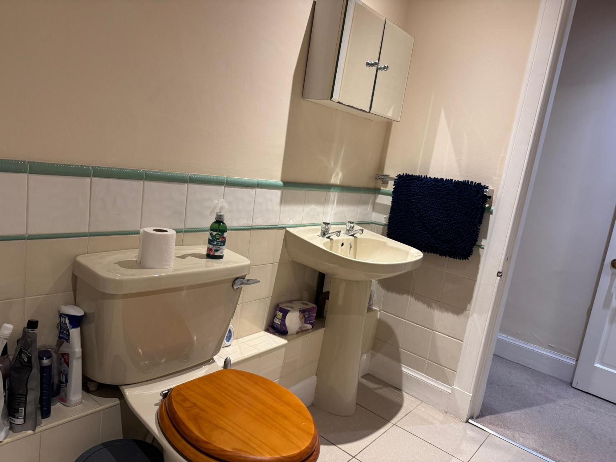 Lovely In Excellent Centre Location Apartment *