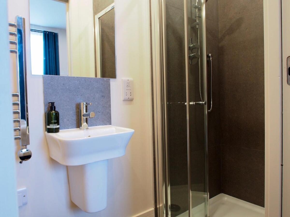 Spacious Luxe 2-bed Near The Centre - Flat 6, Elgin House * Edinburgh