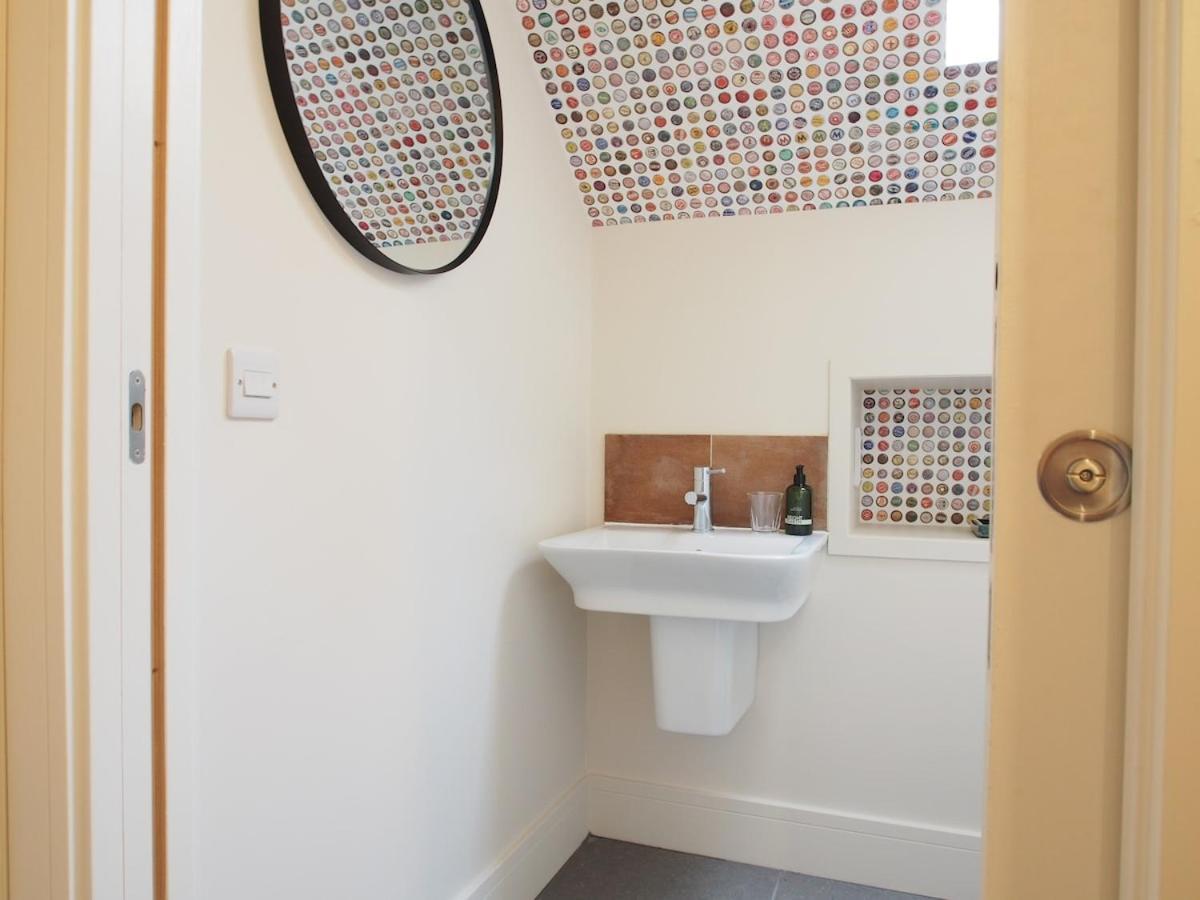 Apartment Bright & Airy Mezzanine Loft In - Flat 4, Elgin House