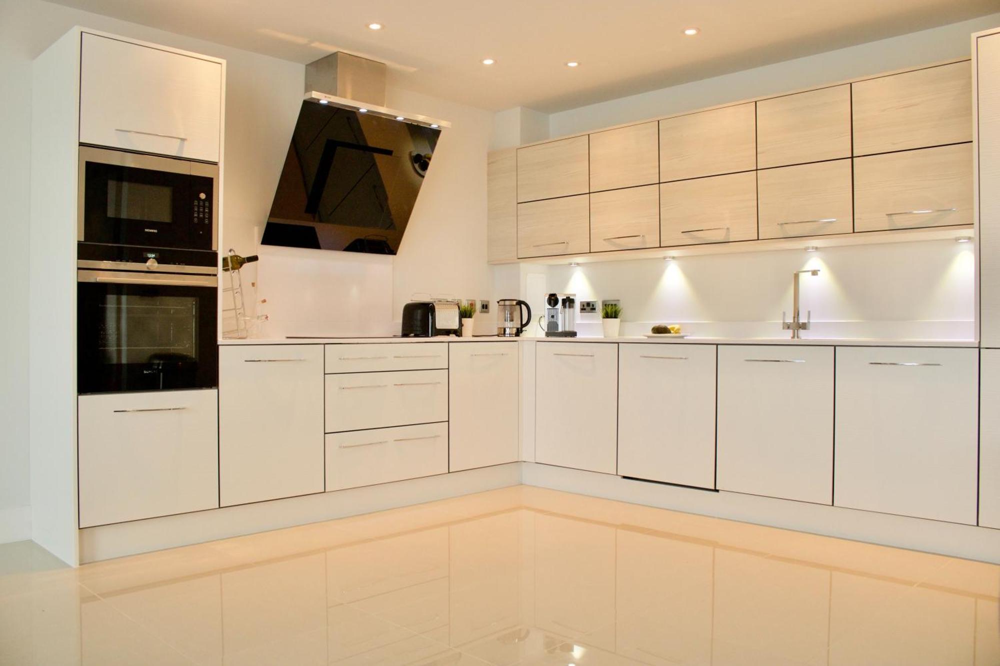 Apartment Luxurious - Sleeps 6 *