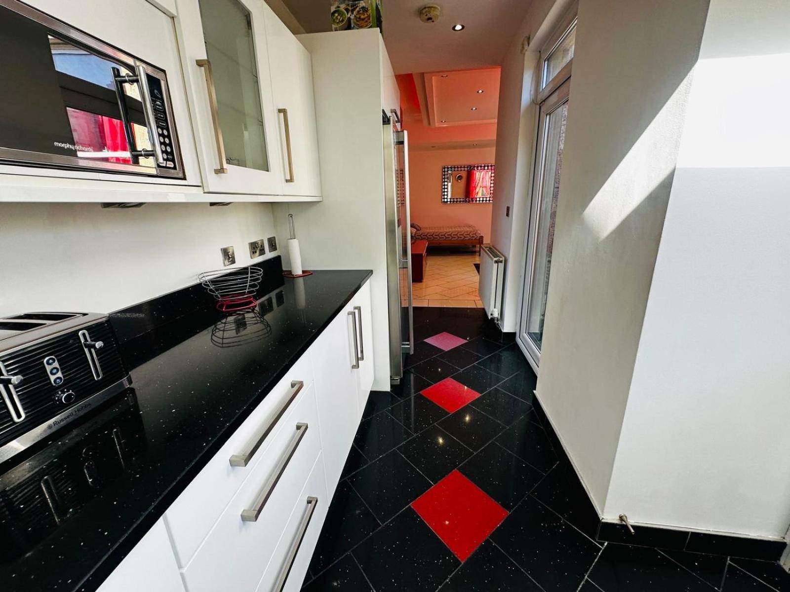 Apartment Entire To