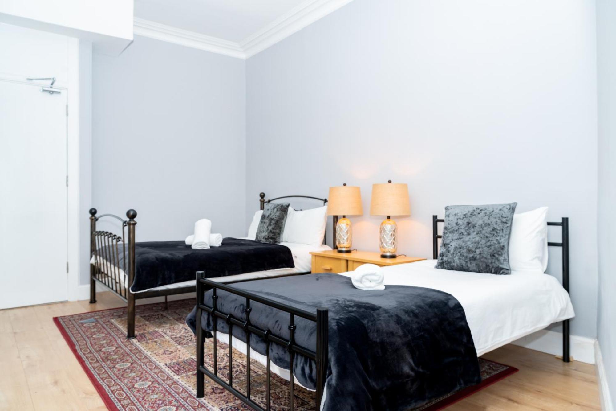Apartment 3br Next To Stadium Near Airport Sleeps 7 Edinburgh