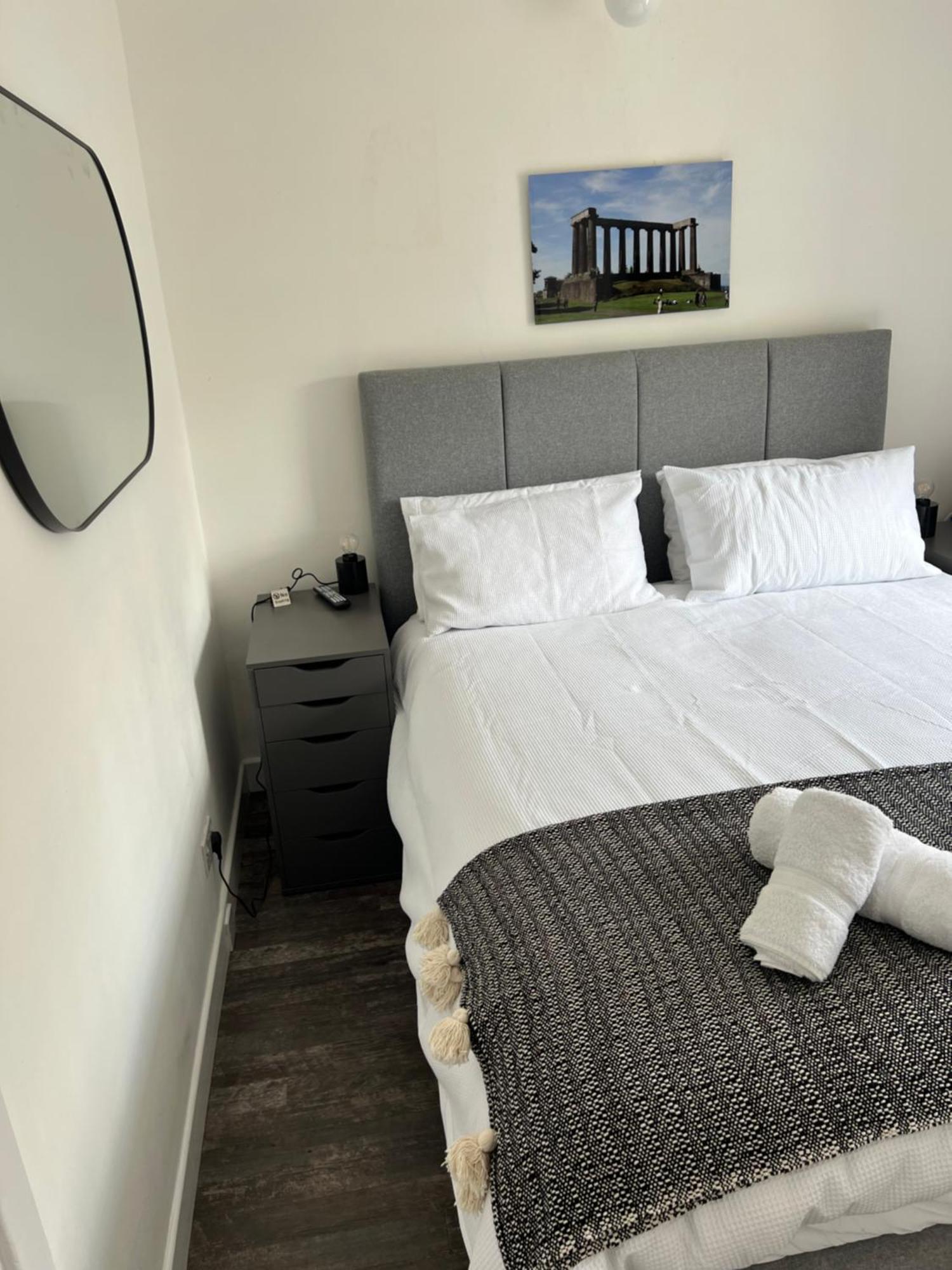 Apartment Truly Central, Princes St, Close To Castle Edinburgh