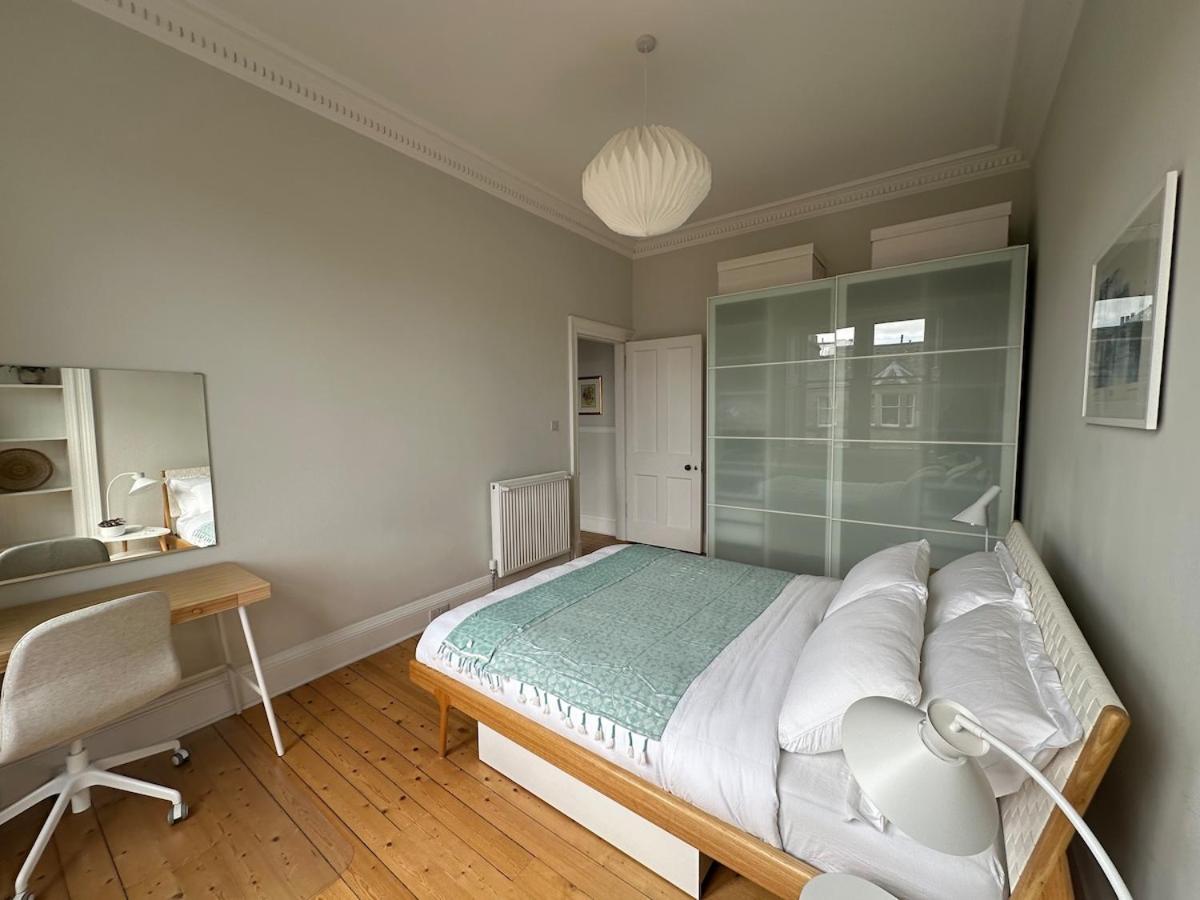 Apartment Skylight - Elegant Centre Edinburgh