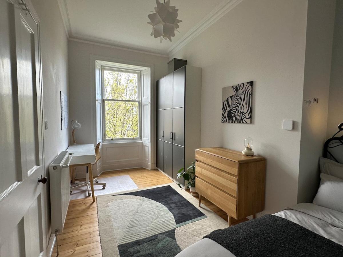 Apartment Skylight - Elegant Centre Edinburgh