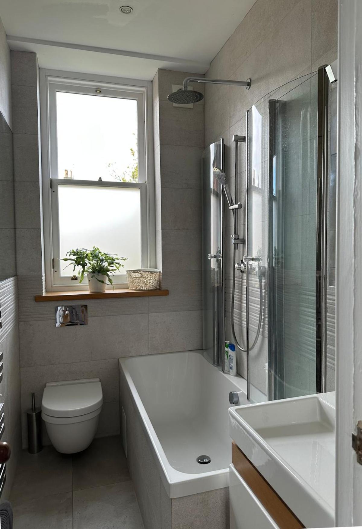 Skylight - Elegant Centre *