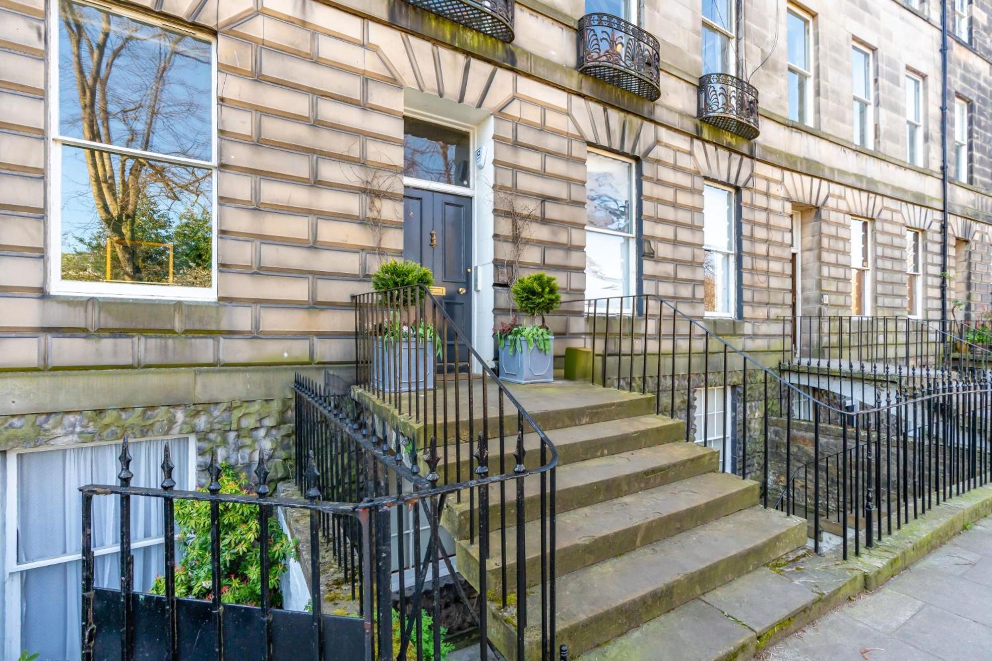 Apartment Stunning Flat, New Town, - Perfect Location *