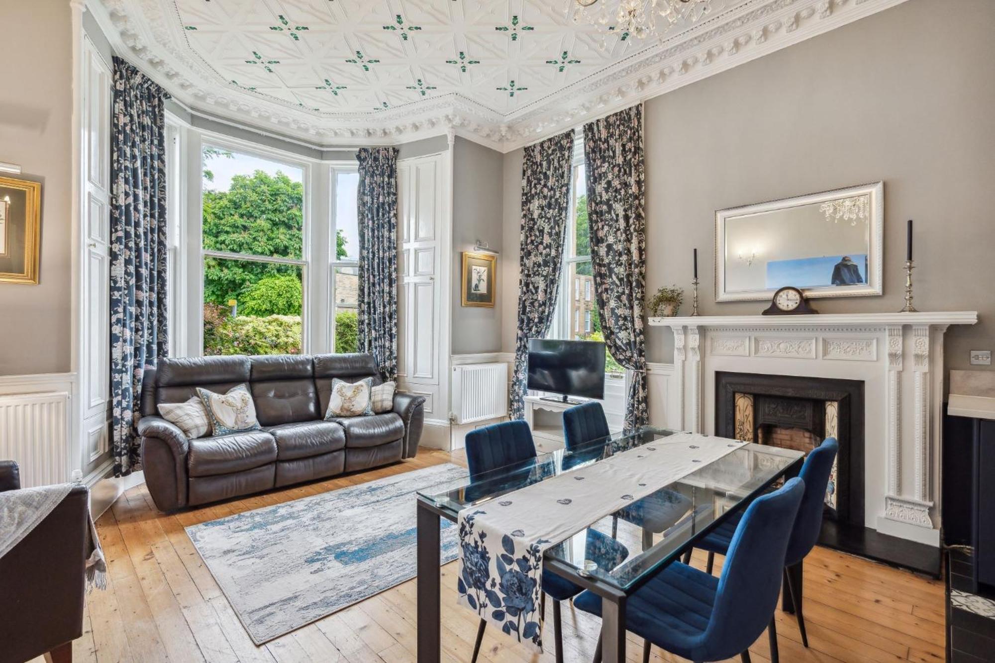 A Two Bedroom - Victorian At 8 Priestfield Road