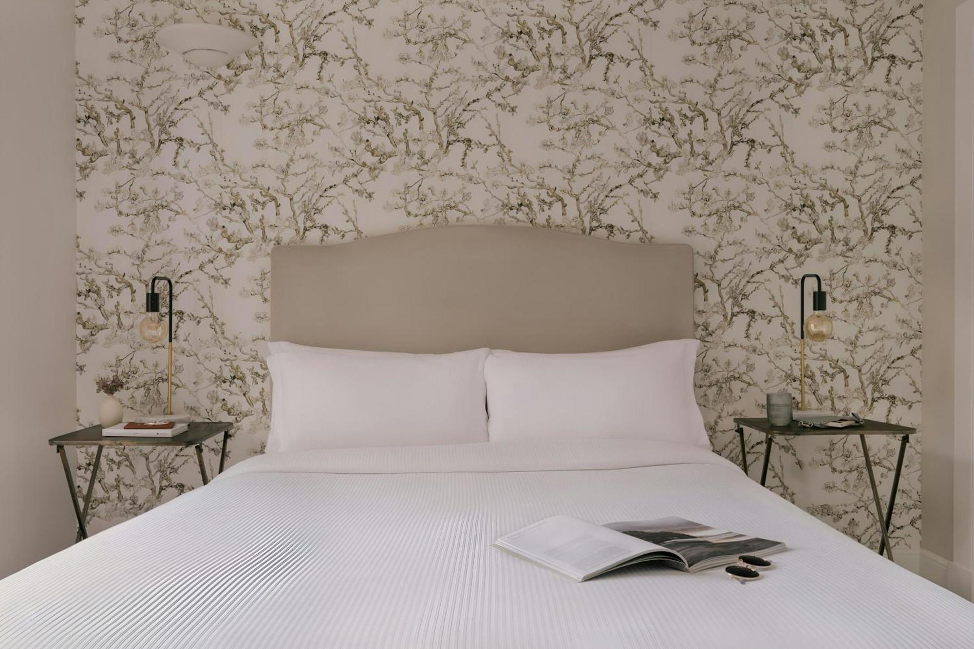Sonder By Marriott Bonvoy Royal Garden New Town Aparthotel 4*