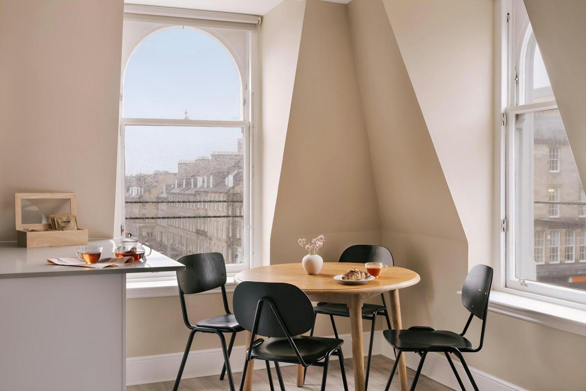 Sonder By Marriott Bonvoy Royal Garden New Town Edinburgh