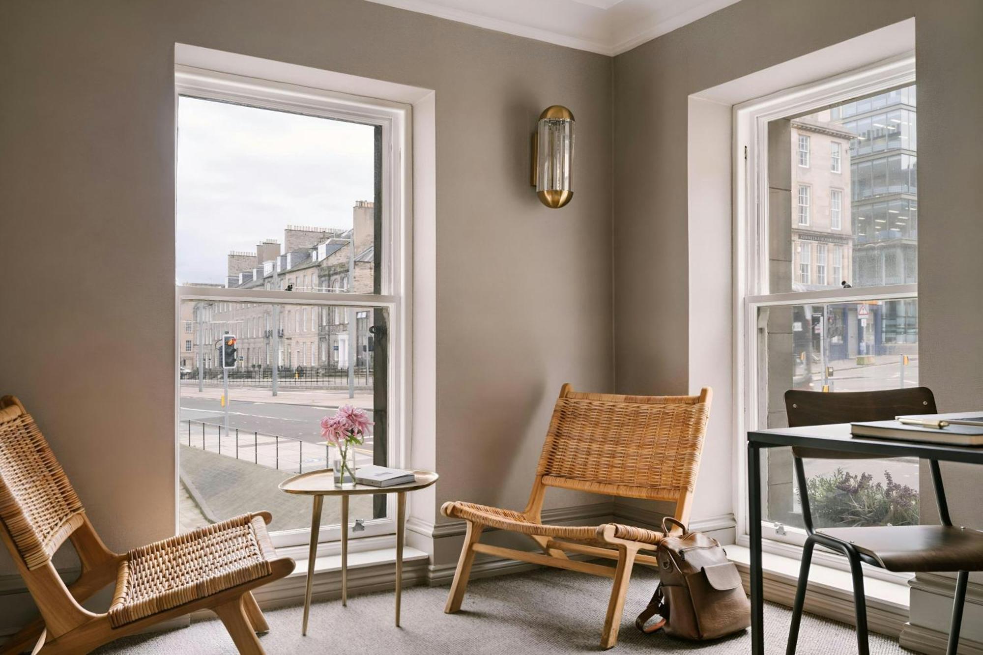 Aparthotel Sonder By Marriott Bonvoy Royal Garden New Town 4*