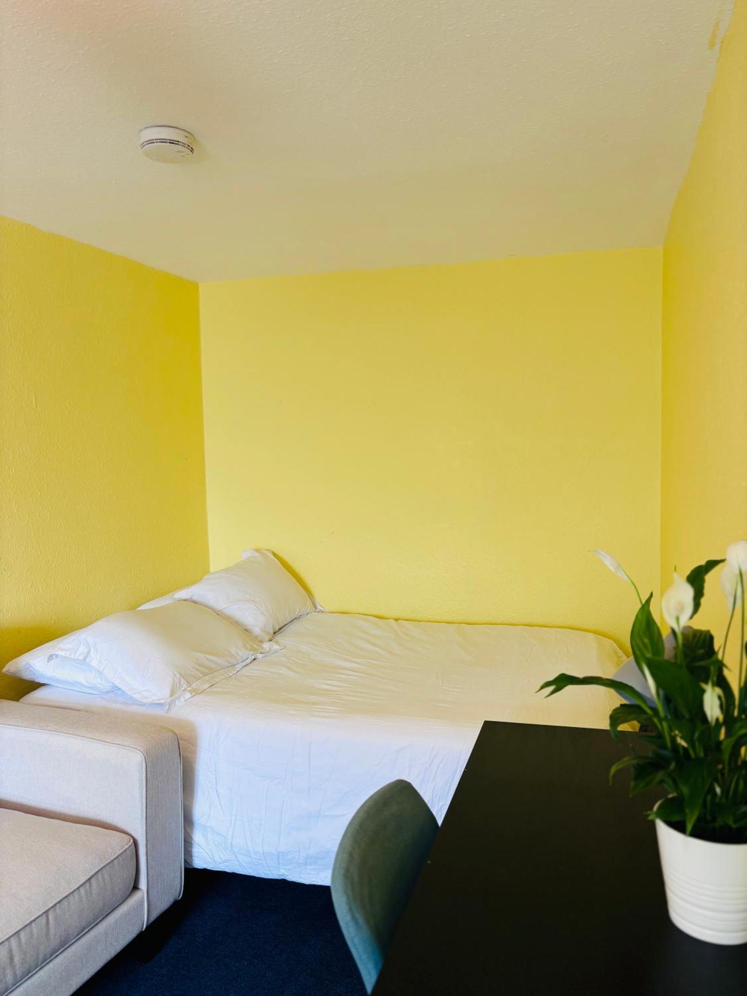 Entire Flat In Edinburgh, Center Apartment *