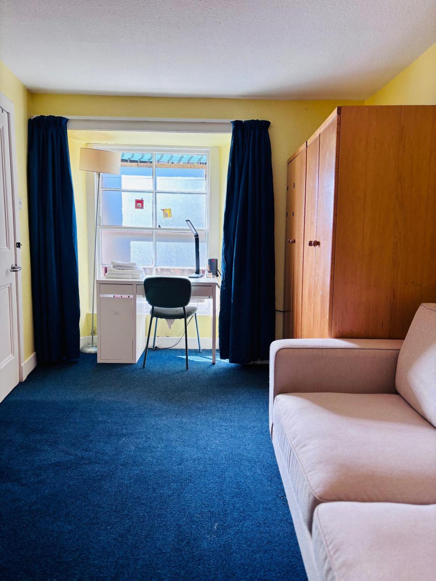 Entire Flat In Edinburgh, Center