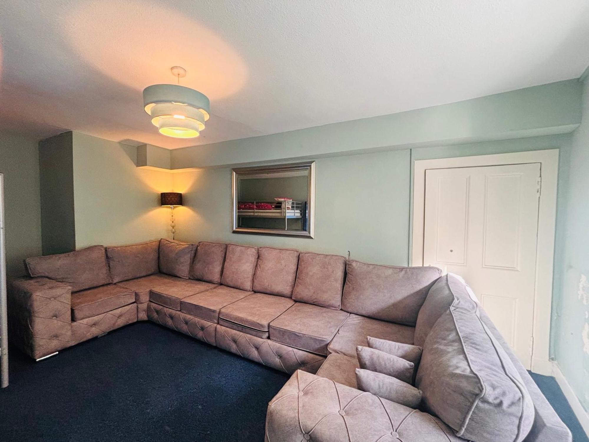 Entire Flat In Edinburgh, Center Apartment
