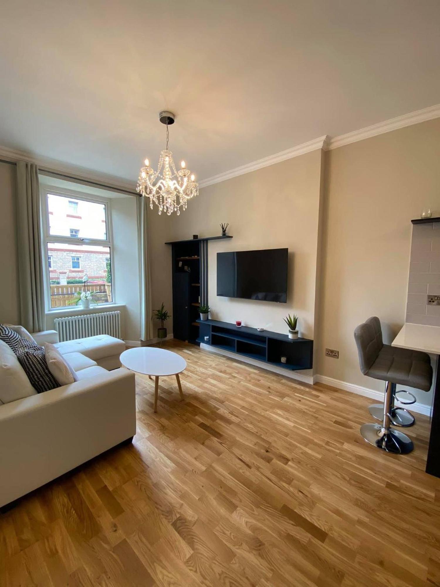 Cosy Near Centre * Edinburgh