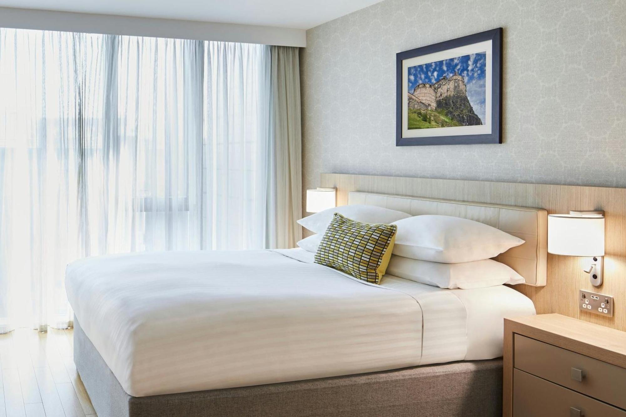 Hotel By Marriott Edinburgh