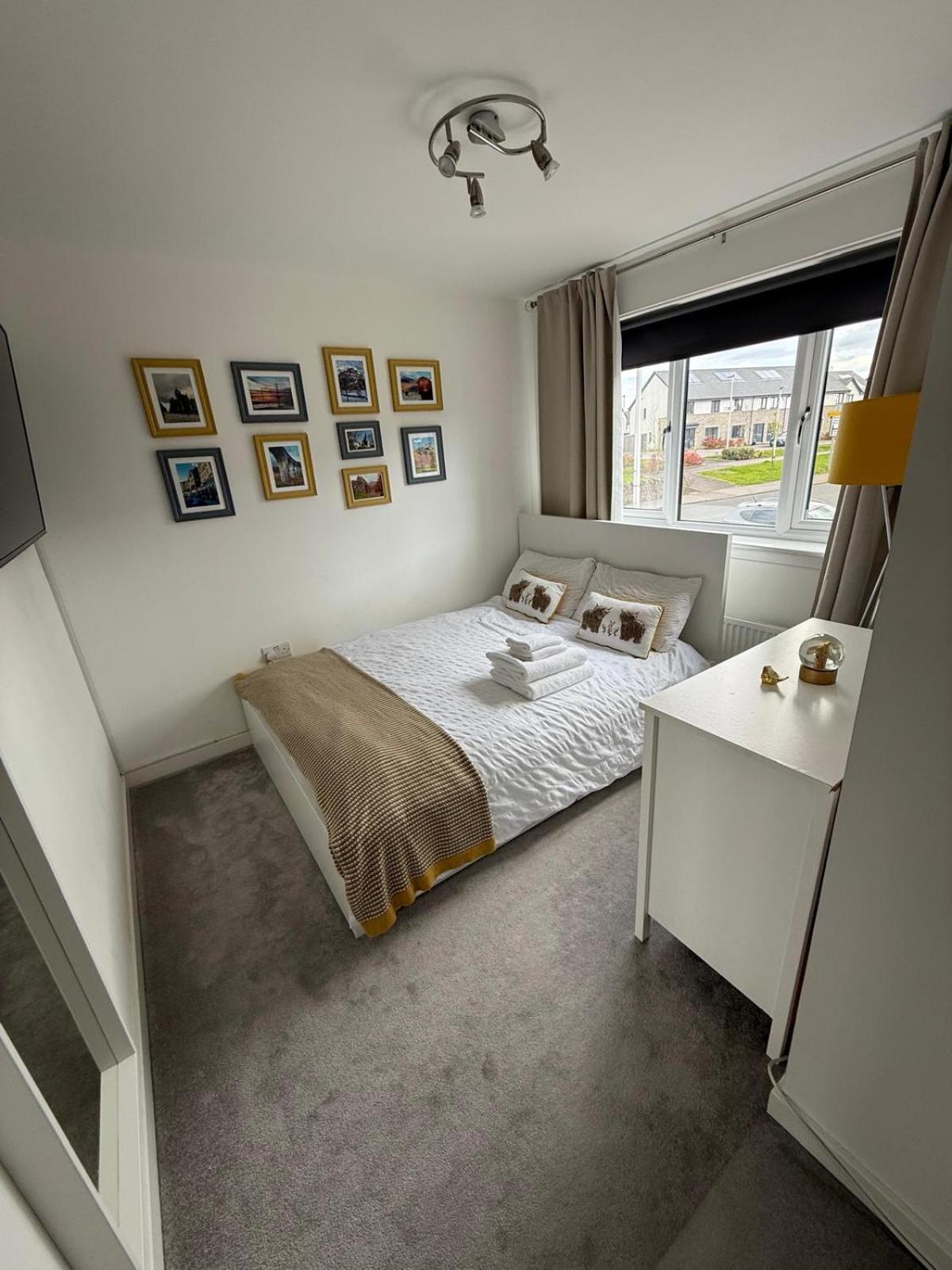 Double Bedroom With Dedicated Private Bathroom Edinburgh