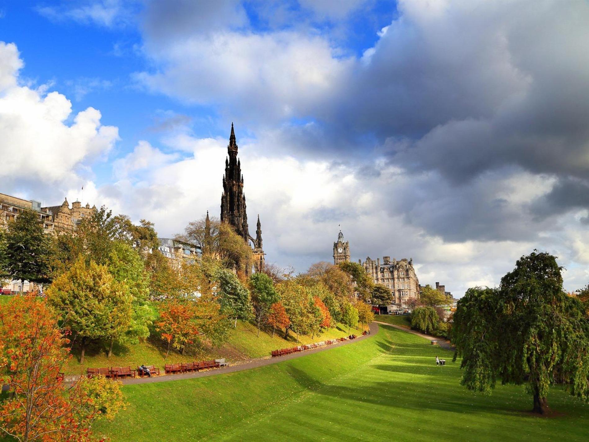 Apartment 3 Bed In 79008 Edinburgh