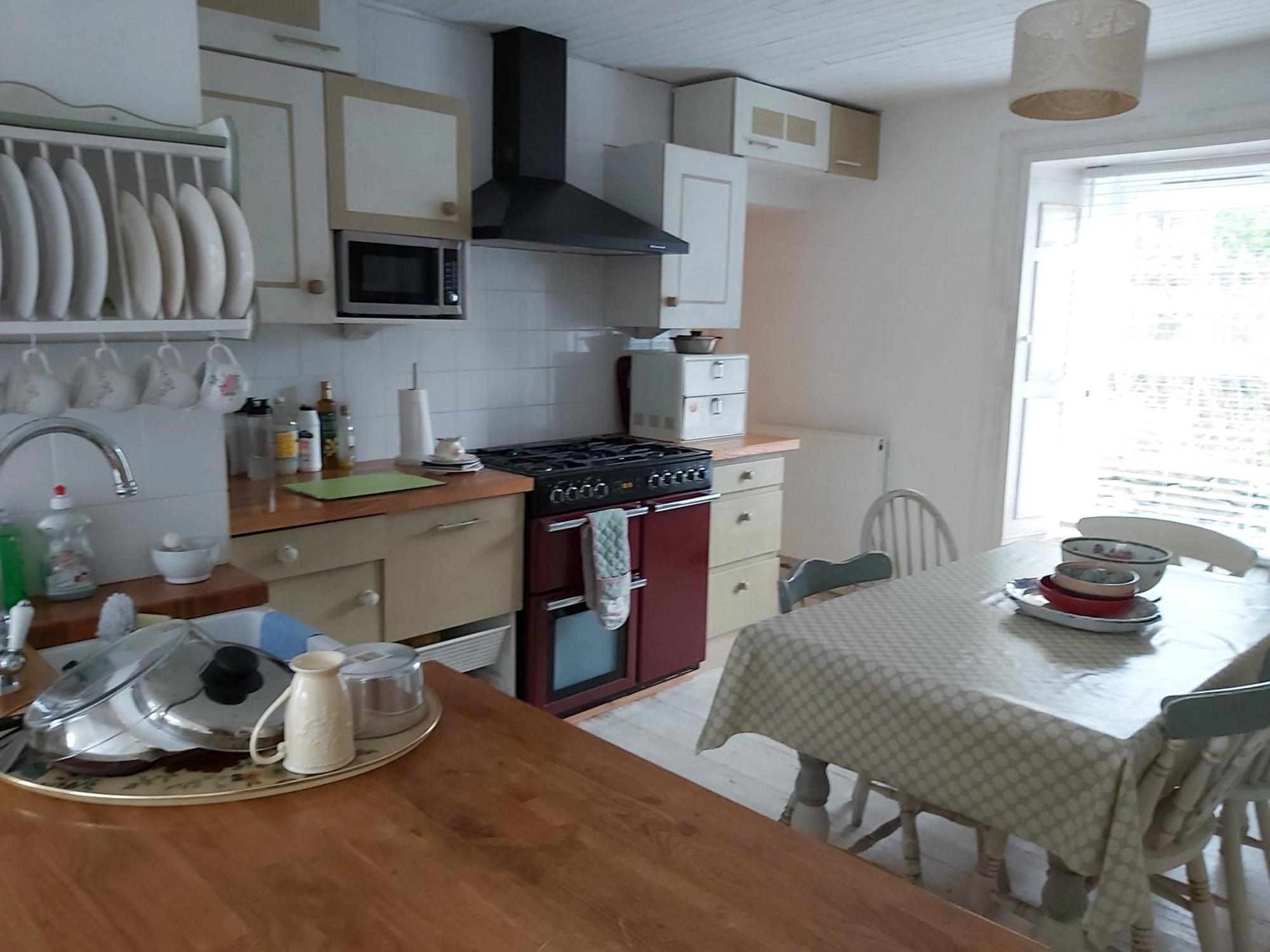 3 Bed Charming For Share ,private Double , Fast Fibre Optik Int, Free Parking, Garden Bed & Breakfast Edinburgh