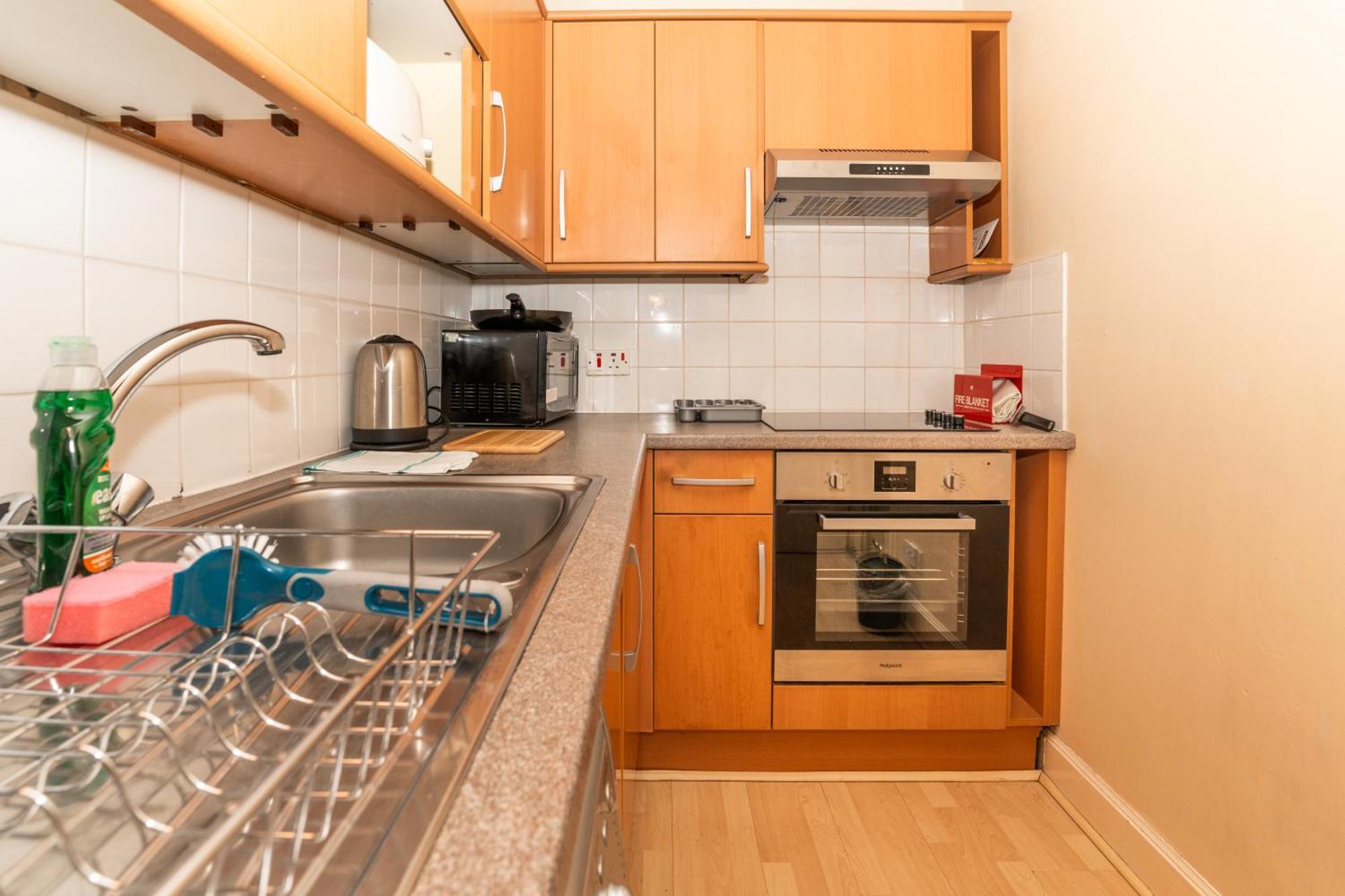 Charming 2bd Flat 10 Minutes To Castle Apartment *