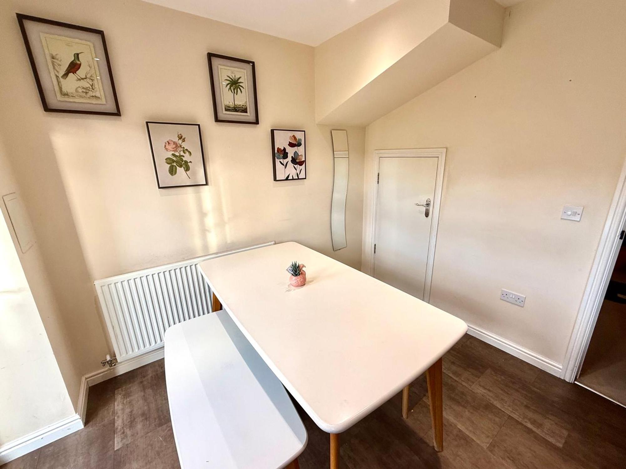 Torwood Townhouse - Free Parking And Contractor Friendly Ferienhaus Edinburgh
