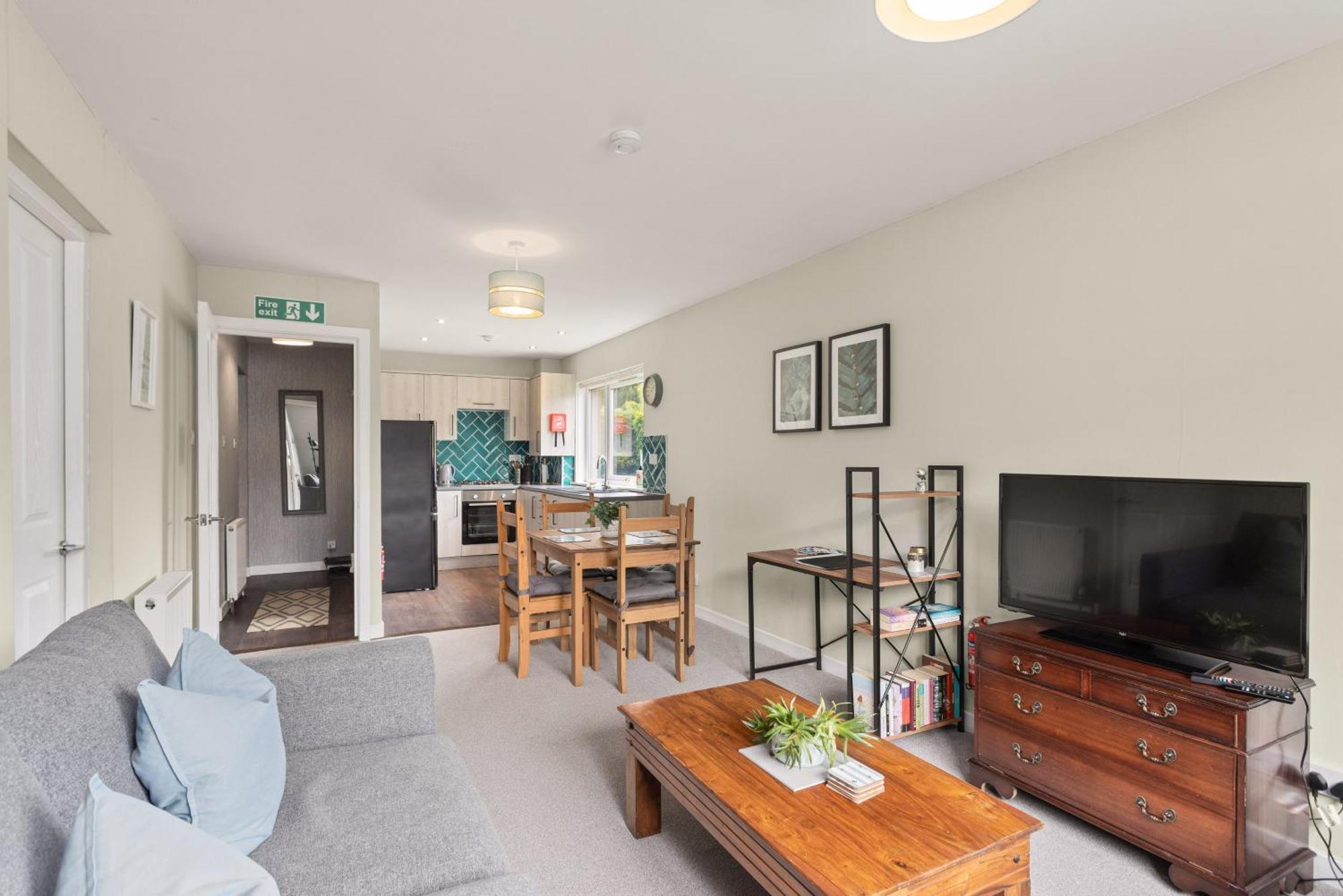 Apartment Modern Flat Near Murrayfield Stadium, Sleeps 4 Edinburgh