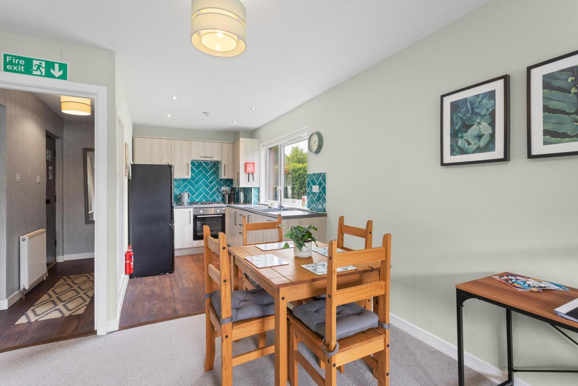 Apartment Modern Flat Near Murrayfield Stadium, Sleeps 4 *