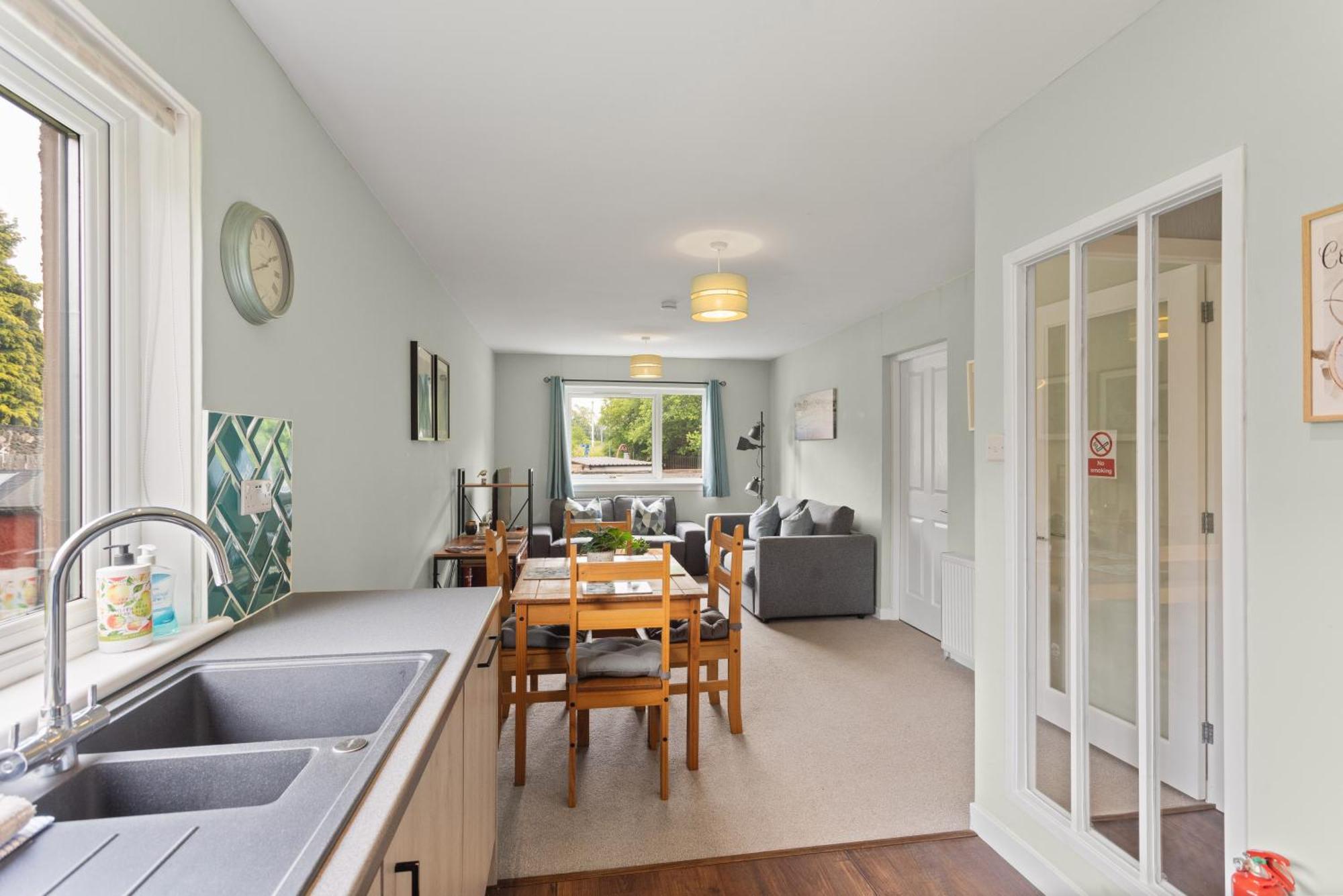 Apartment Modern Flat Near Murrayfield Stadium, Sleeps 4 Edinburgh