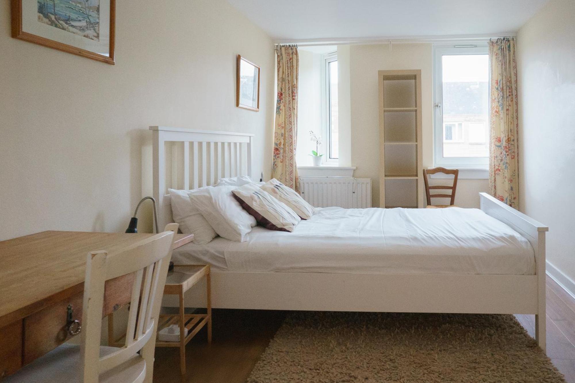 Bright Spacious 2 Bedroom In Stockbridge Apartment