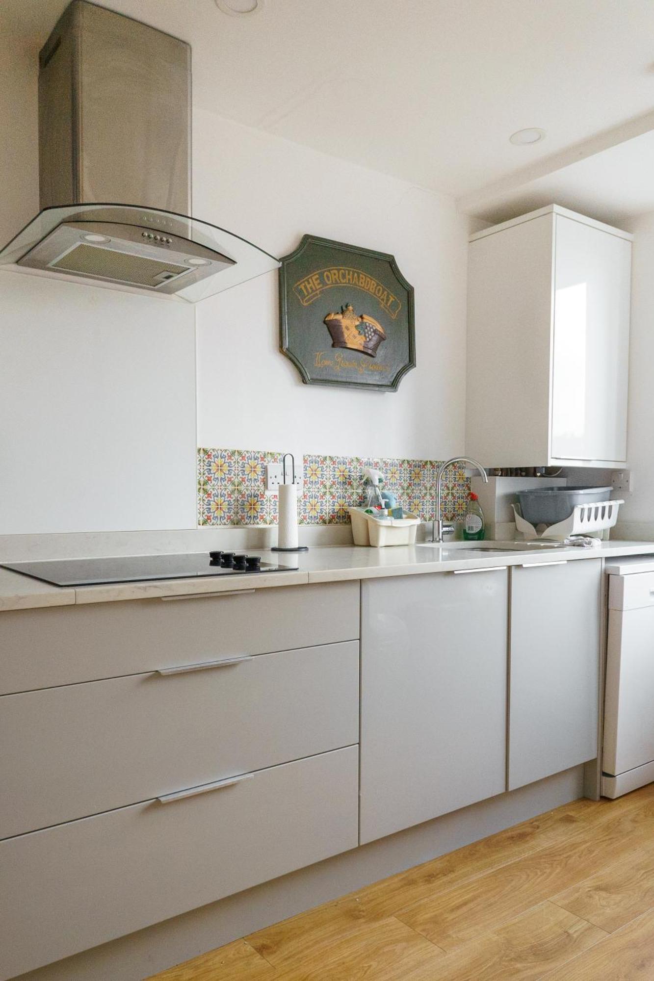 Bright Spacious 2 Bedroom In Stockbridge Apartment *