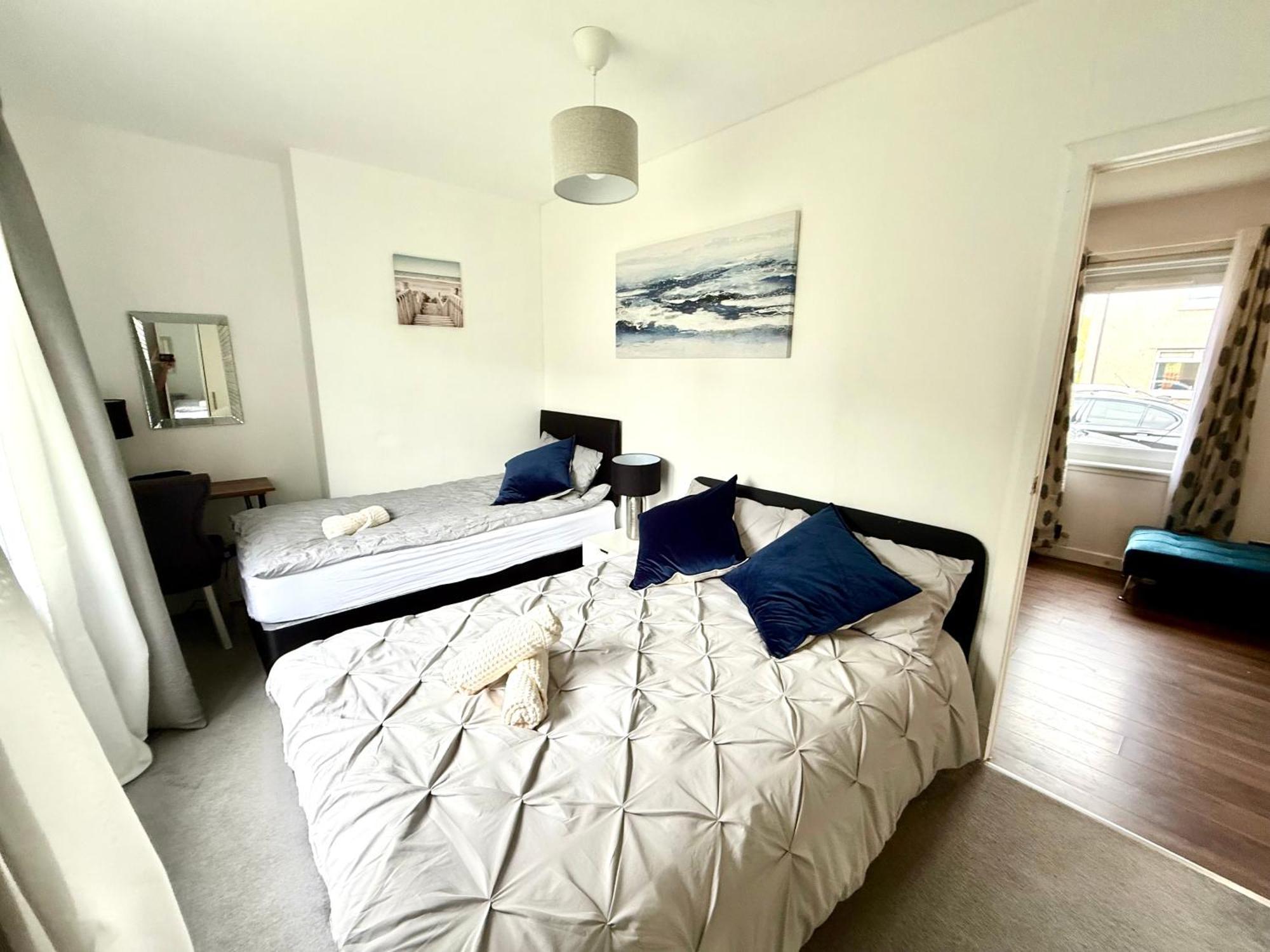 Holiday home South Gyle House - Superfast Wifi And Free Parking - 7 Minutes To Airport Edinburgh