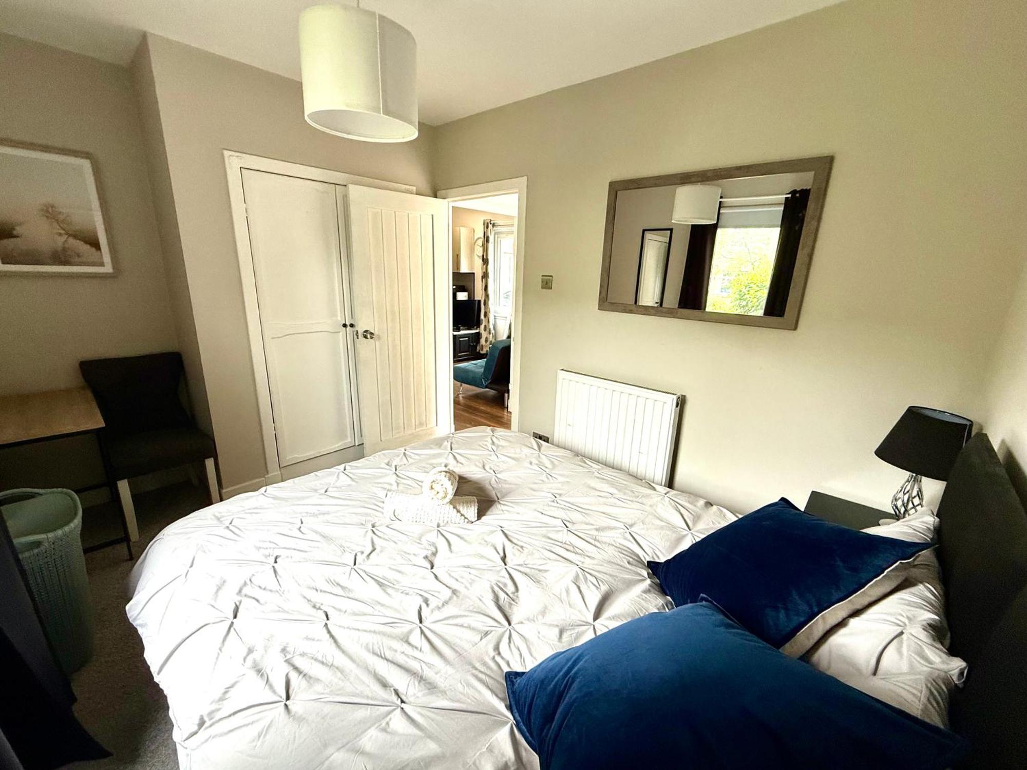 South Gyle House - Superfast Wifi And Free Parking - 7 Minutes To Airport Edinburgh