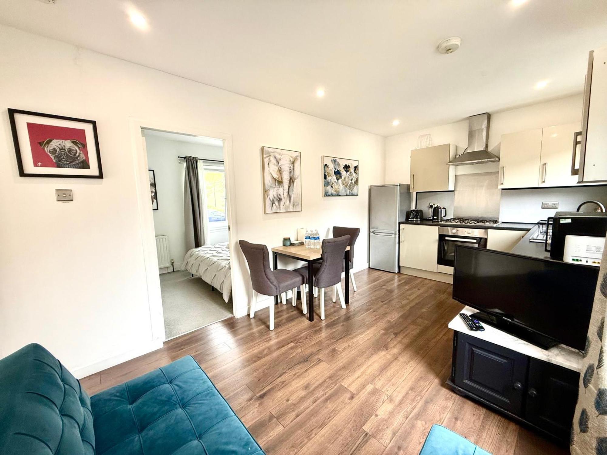 South Gyle House - Superfast Wifi And Free Parking - 7 Minutes To Airport *