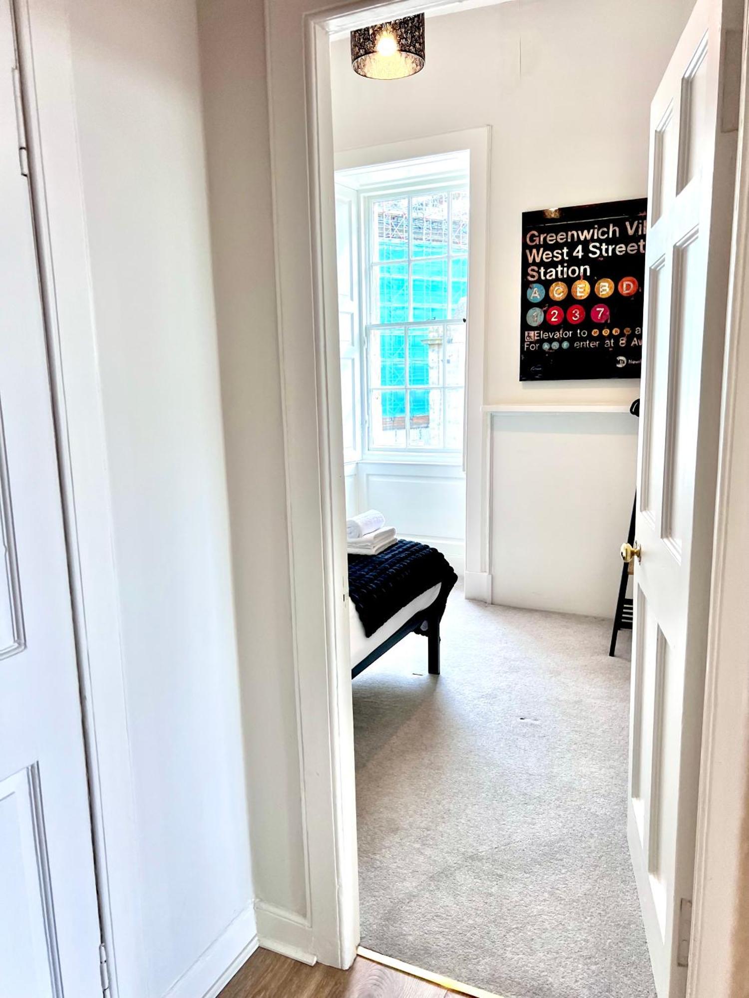 Apartment Heart Of The City- 3 Bedroom Oasis