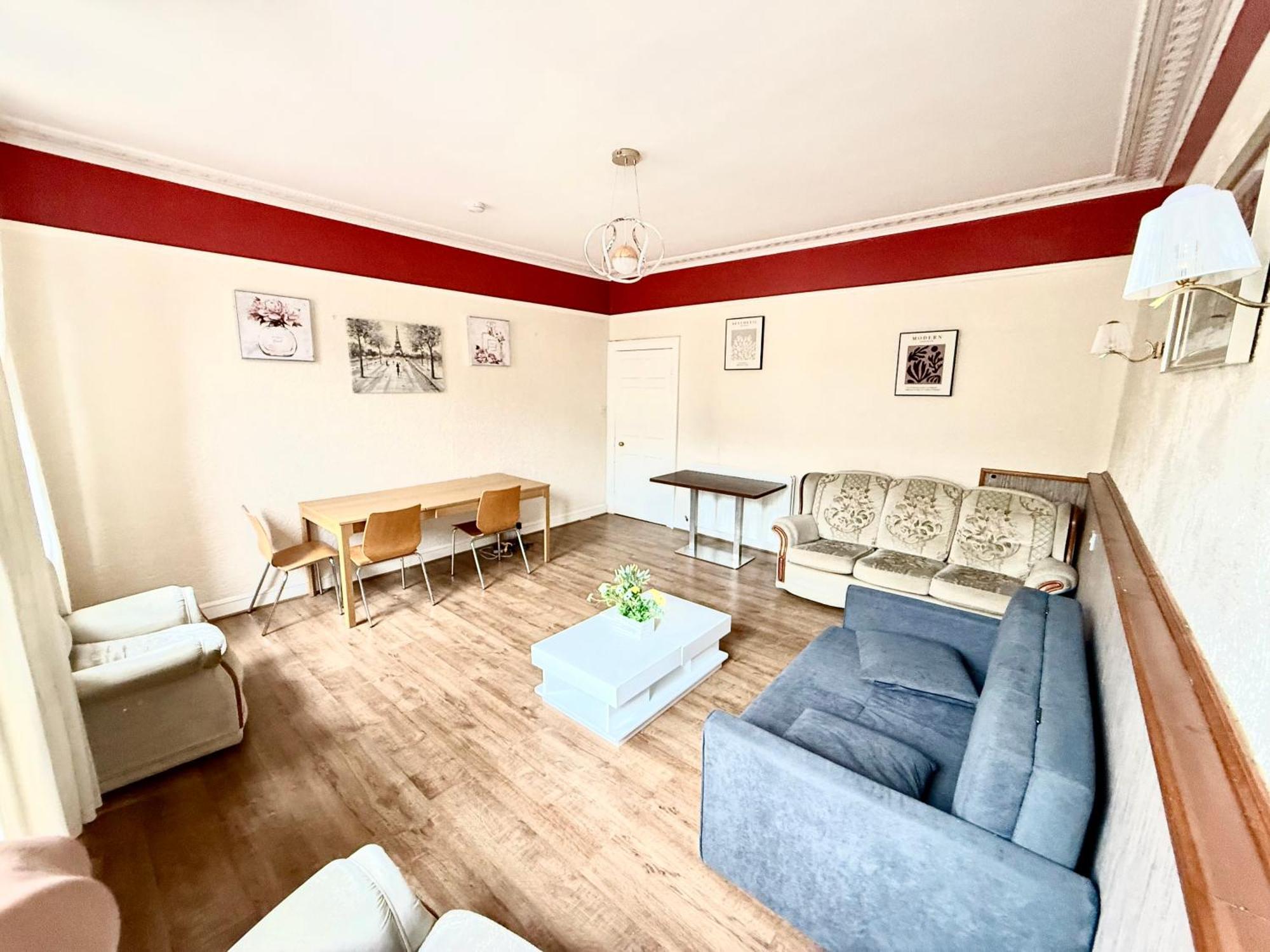 Clerk Streets Georgian Apartment - Superfast Wifi - Central Edinburgh Apartment *