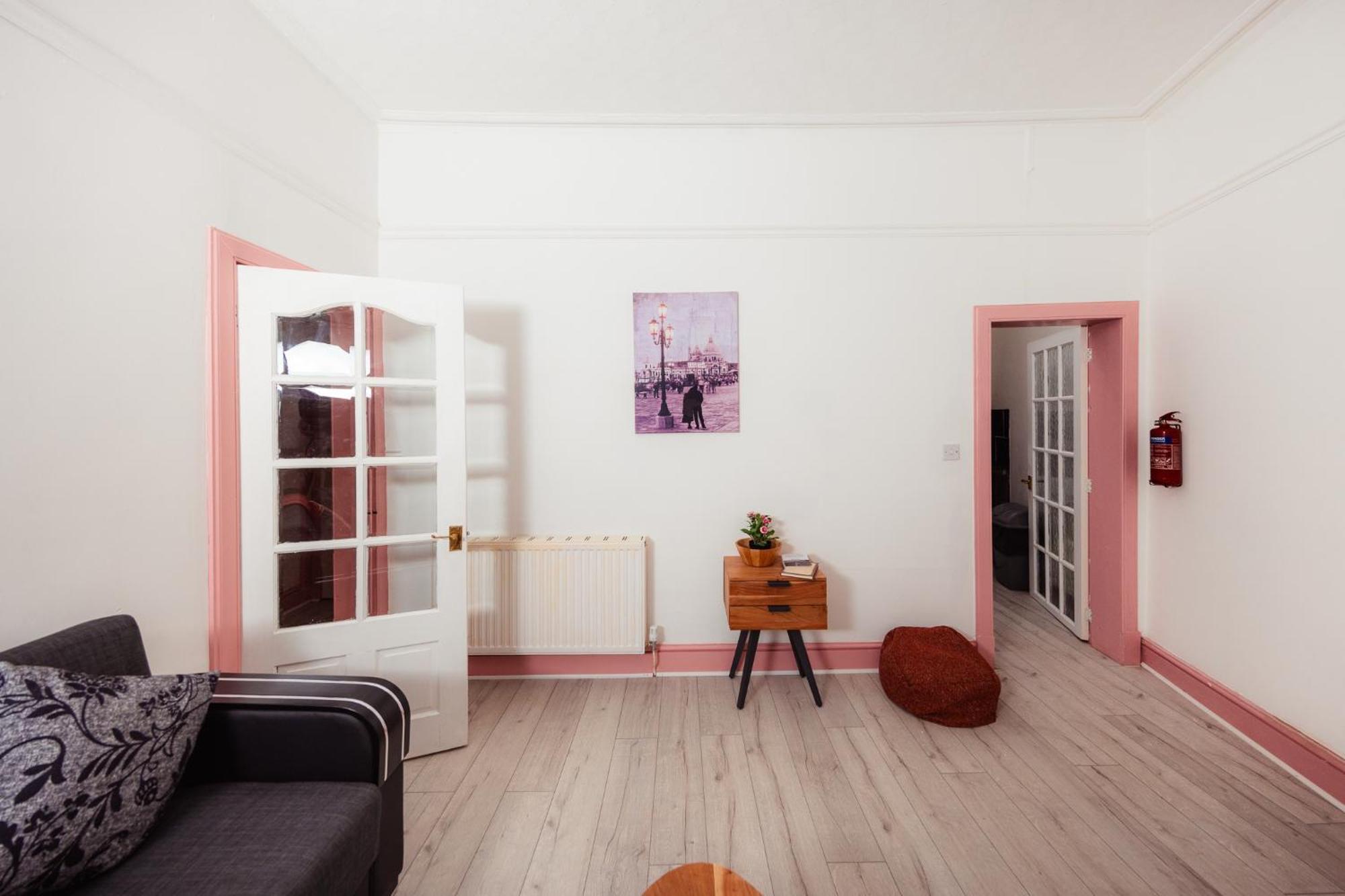 Serivced Apartments By The Castle Apartment Edinburgh