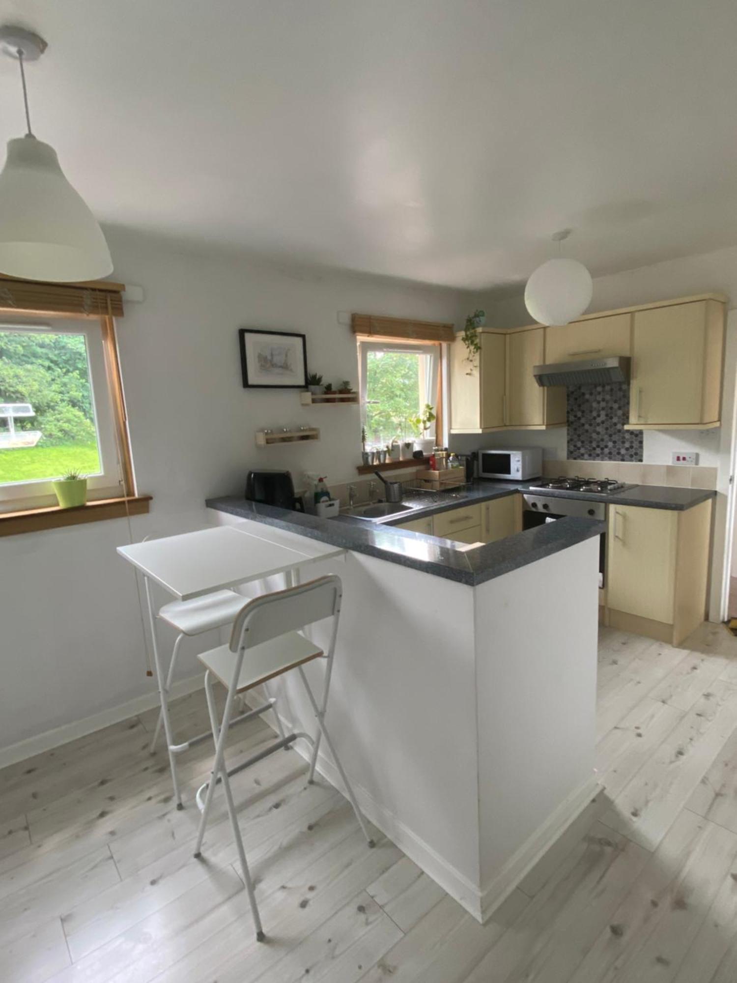 Homestay Cozy Private Bedroom In Quiet & Peaceful Location In Edinburgh