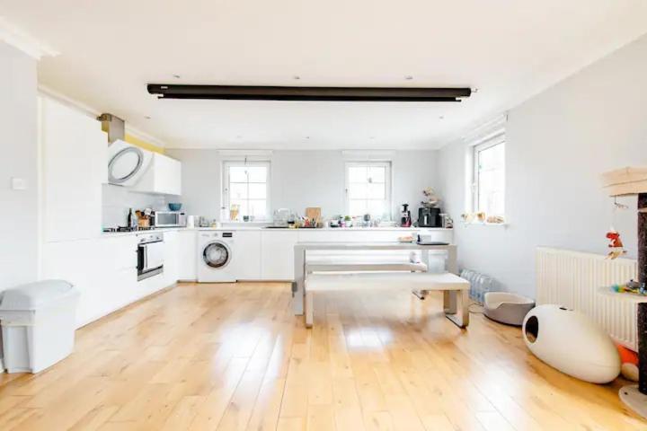 Double With Private Bathroom And Parking Homestay *