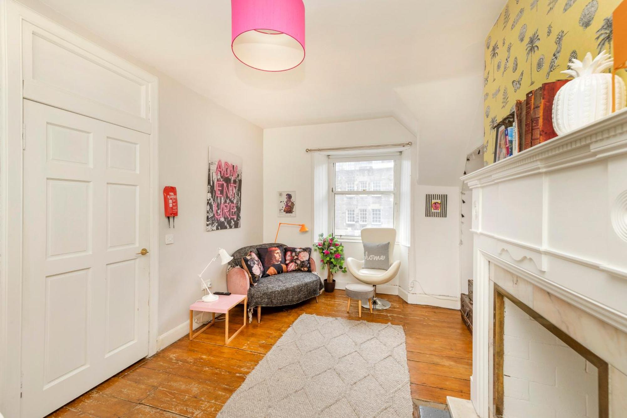 Joivy Stunning In Royal Mile Apartment