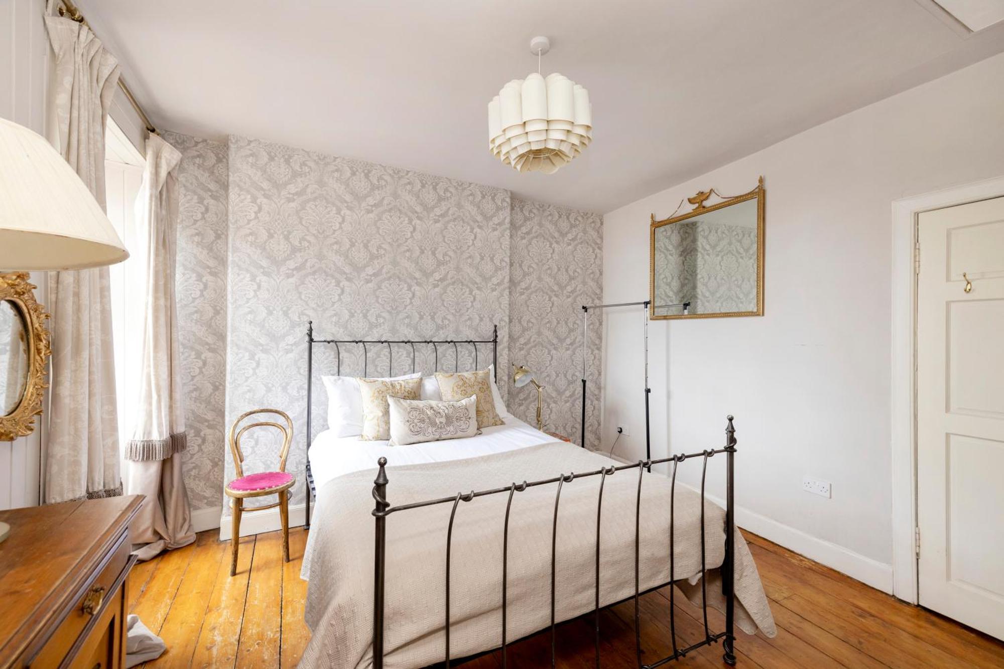 Joivy Stunning In Royal Mile Apartment Edinburgh