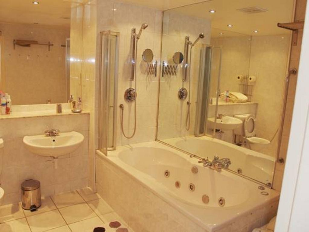 Royal Mile Mansions Apartment EDI