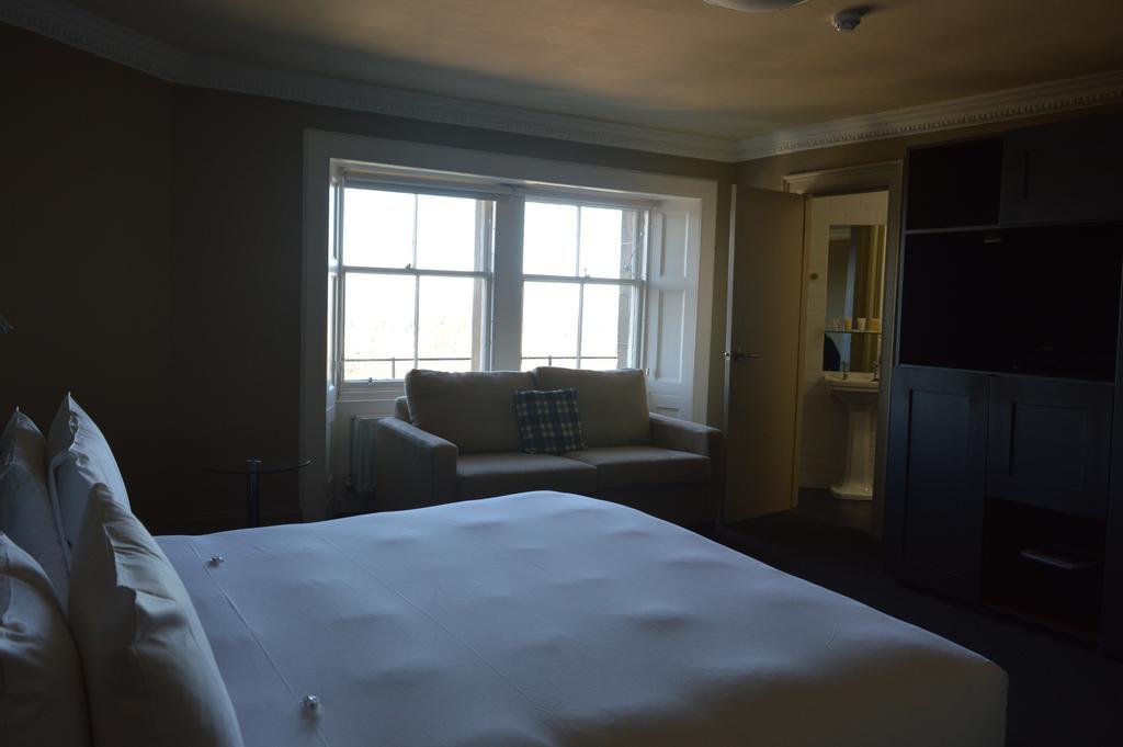 Hotel B+B Edinburgh 4*