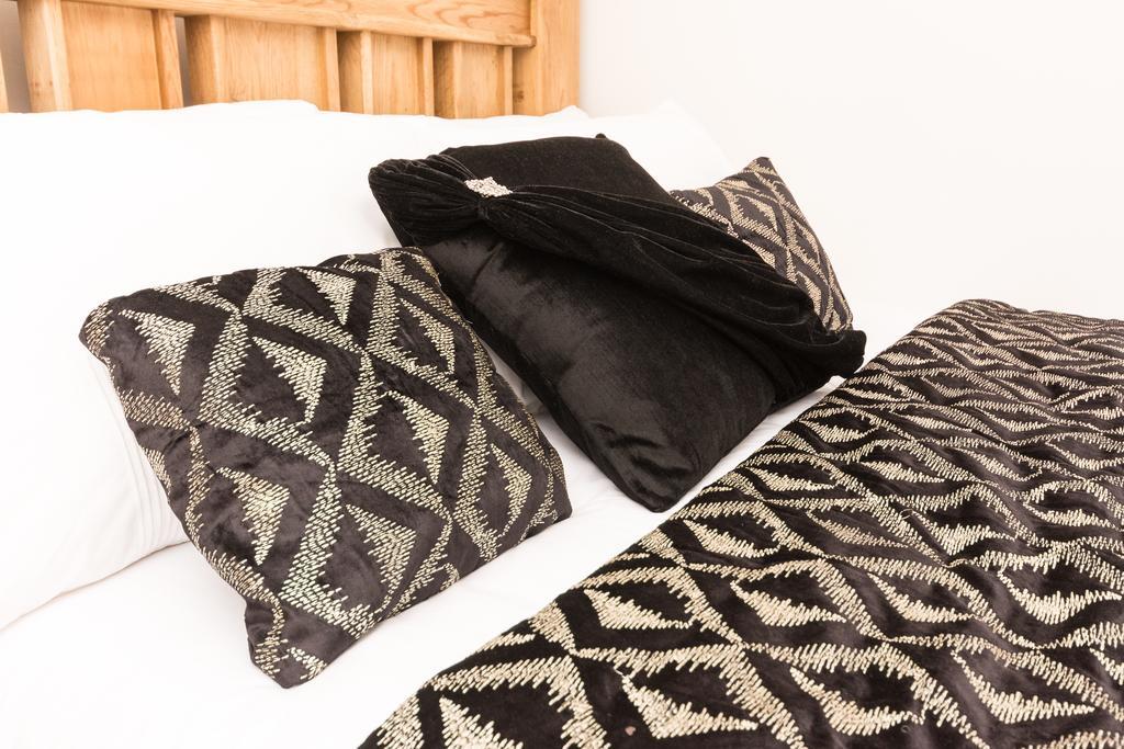 Holistic - Albion Gardens Apartment