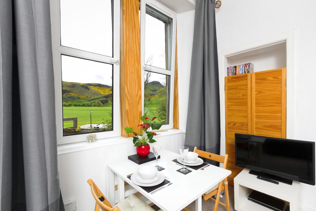 Holyrood Park View * Edinburgh