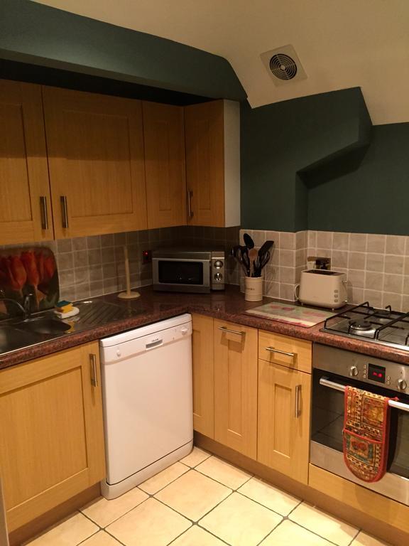 Melville House Apartment *