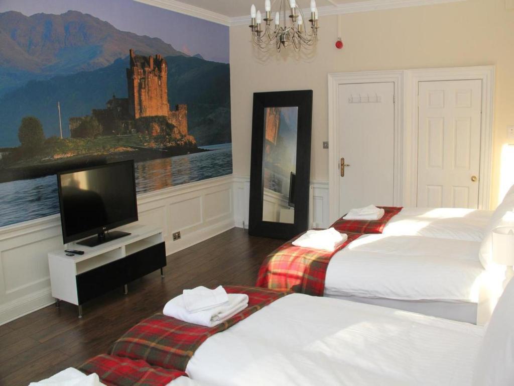 - Royal Mile Apartment