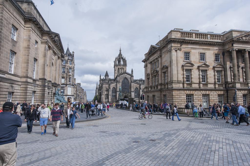 Writers View, Royal Mile EDI