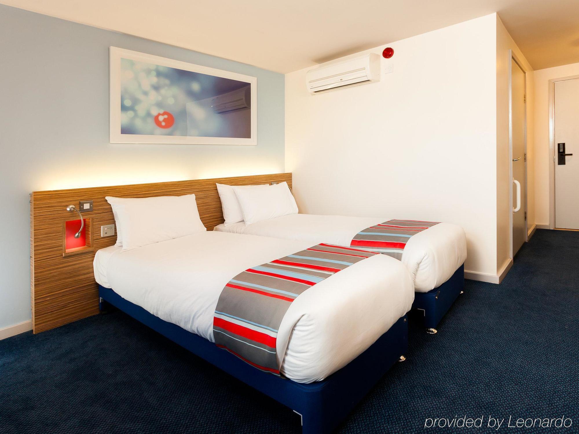 Travelodge Cameron Toll 3* Edinburgh
