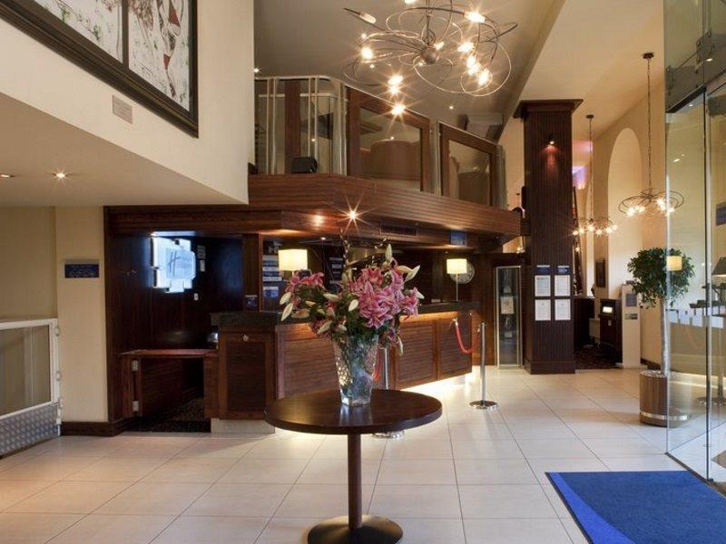 Hotel Express Centre By Ihg